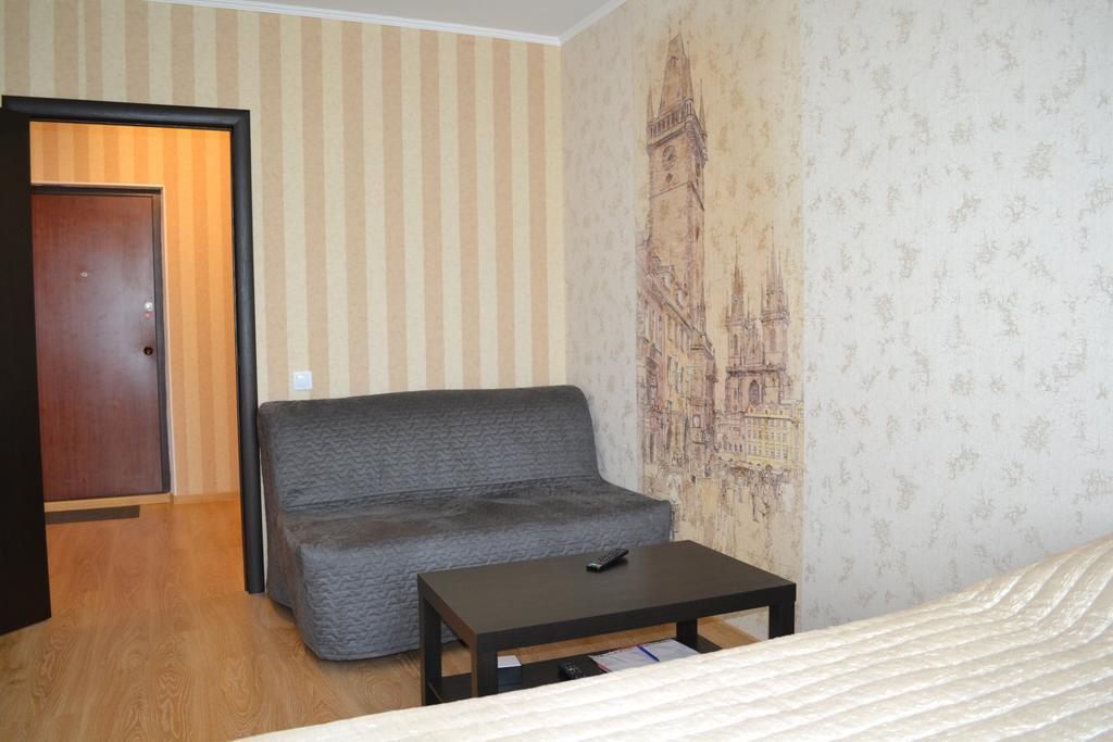 Apartment On Raketnaya 20 Koltsovo  ภายนอก รูปภาพ